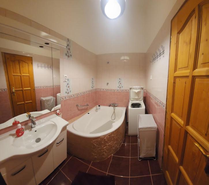 Rom Apartman Budapest Eksteriør billede